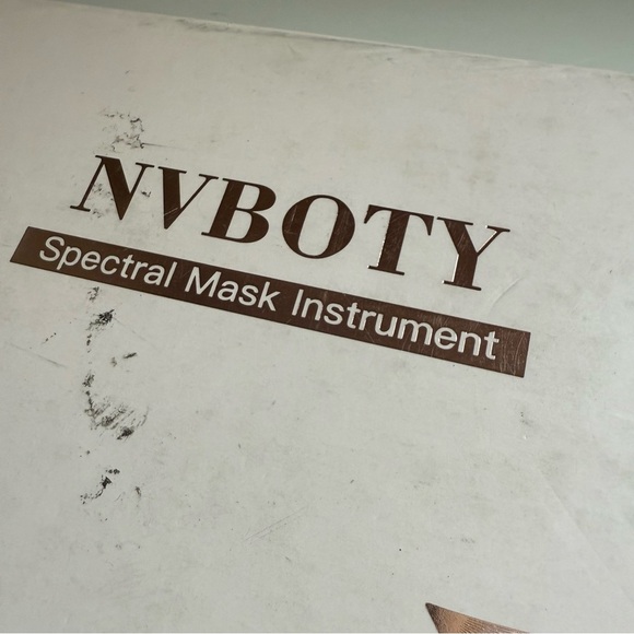 NIB NVBOTY LED Face Mask Light Therapy 4 Modes Portable Red Light Therapy - Picture 7 of 7